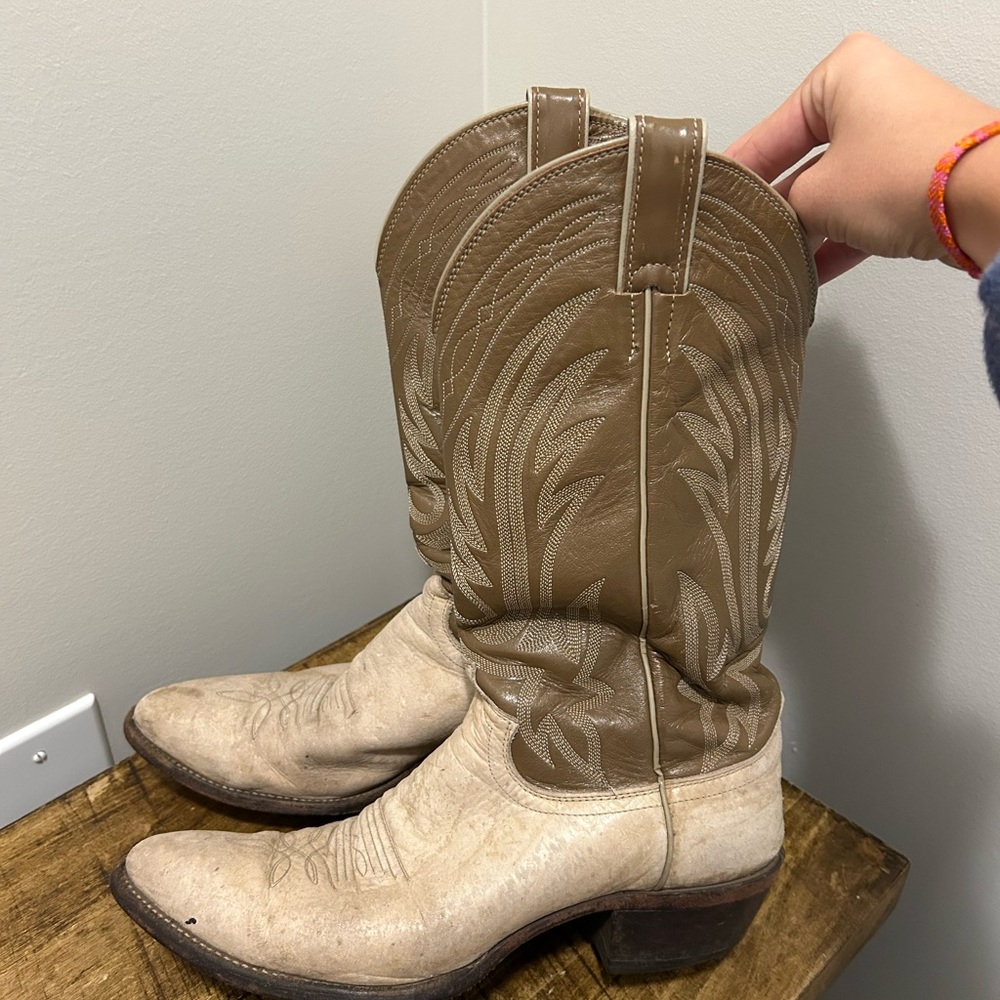 Vintage Tan and Cream Western Cowboy Boots